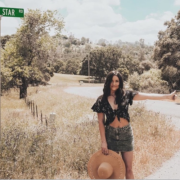 NWT LUSH tie crop blouse - Picture 2 of 6